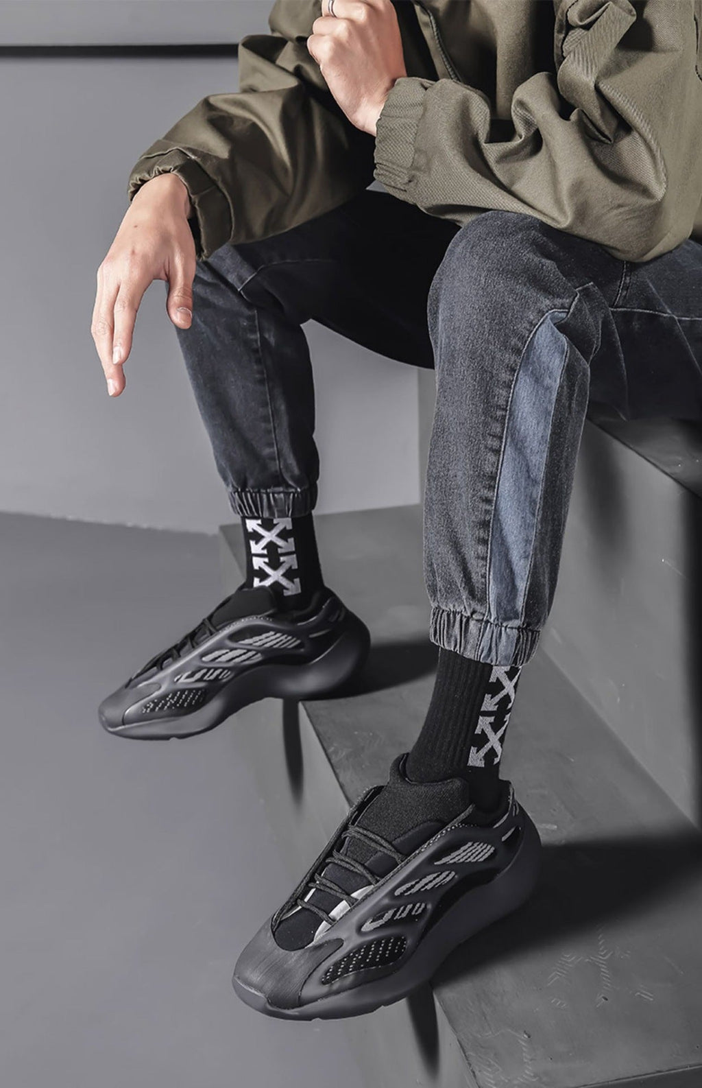 CUBICS V3 YEZY 700 Glow - Black Grey