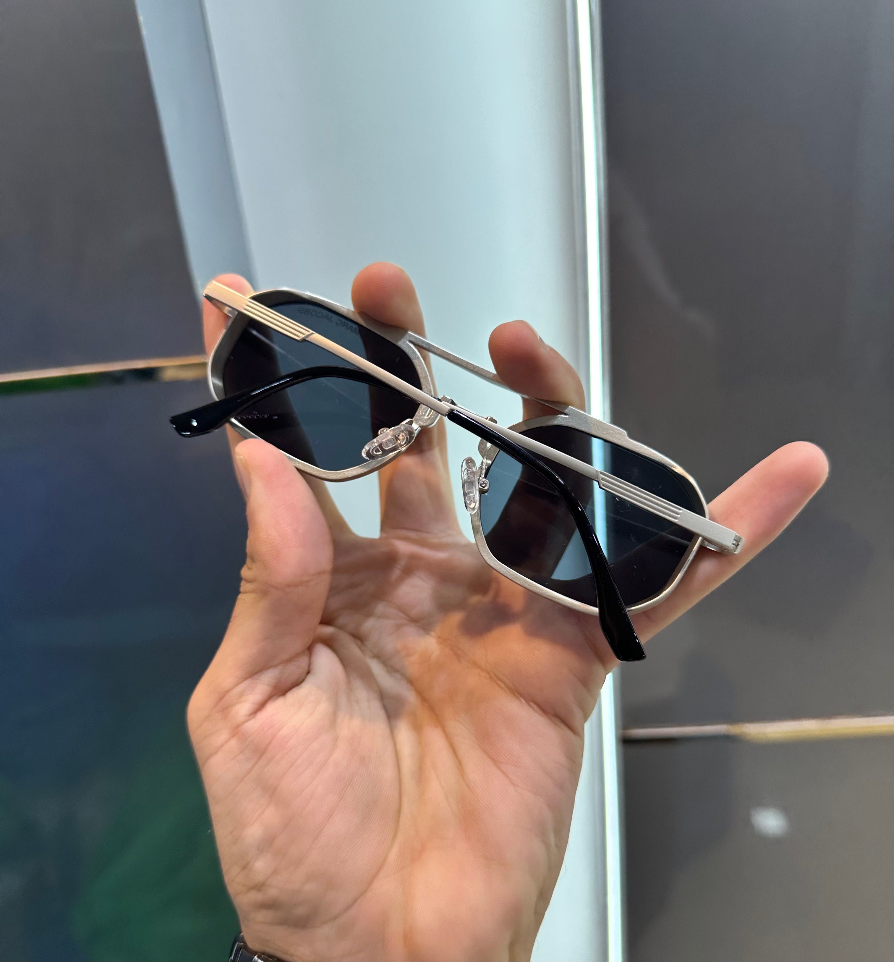 Mar c Jacob s 8290 Silver Ultimate Luxury Shade With Original Packaging