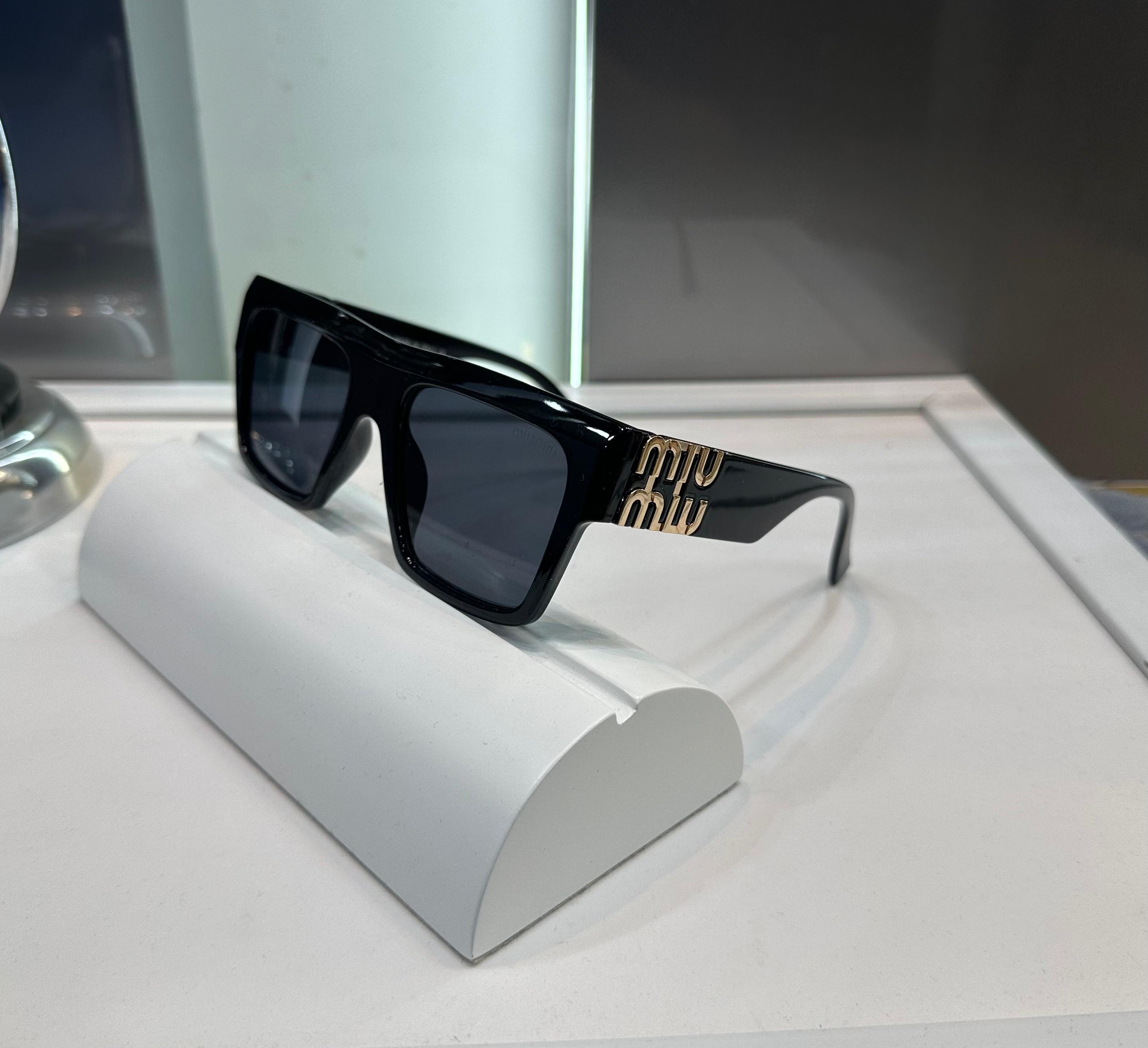 Mi u Mi u Black 090 Ultimate Luxury Shade With Original Packaging