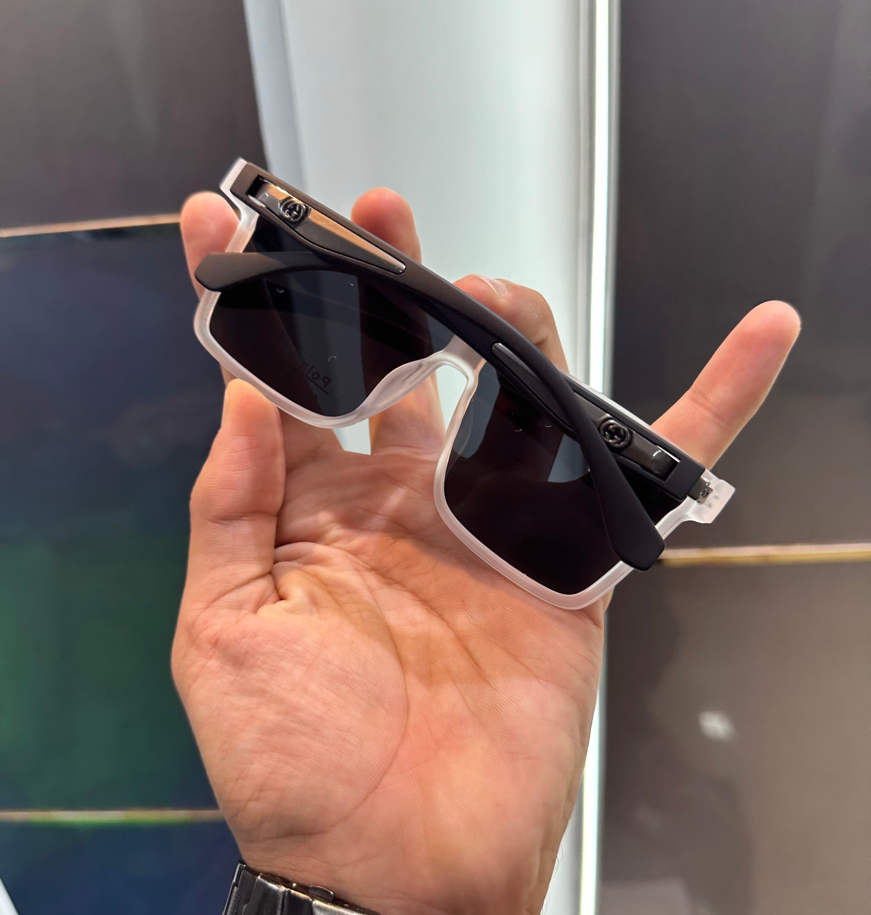 Gucc i Black Ice 8208 Ultimate Luxury Shade With Original Packaging