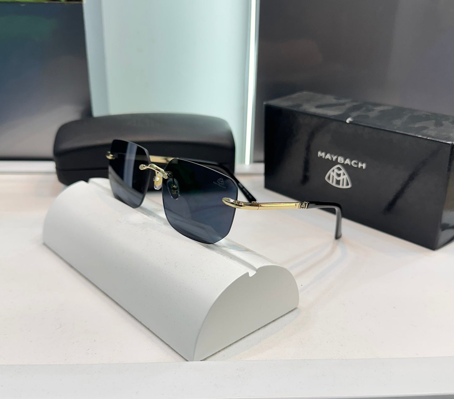 Mayba c h Black Gold 8692 Ultimate Luxury Shade With Original Packaging