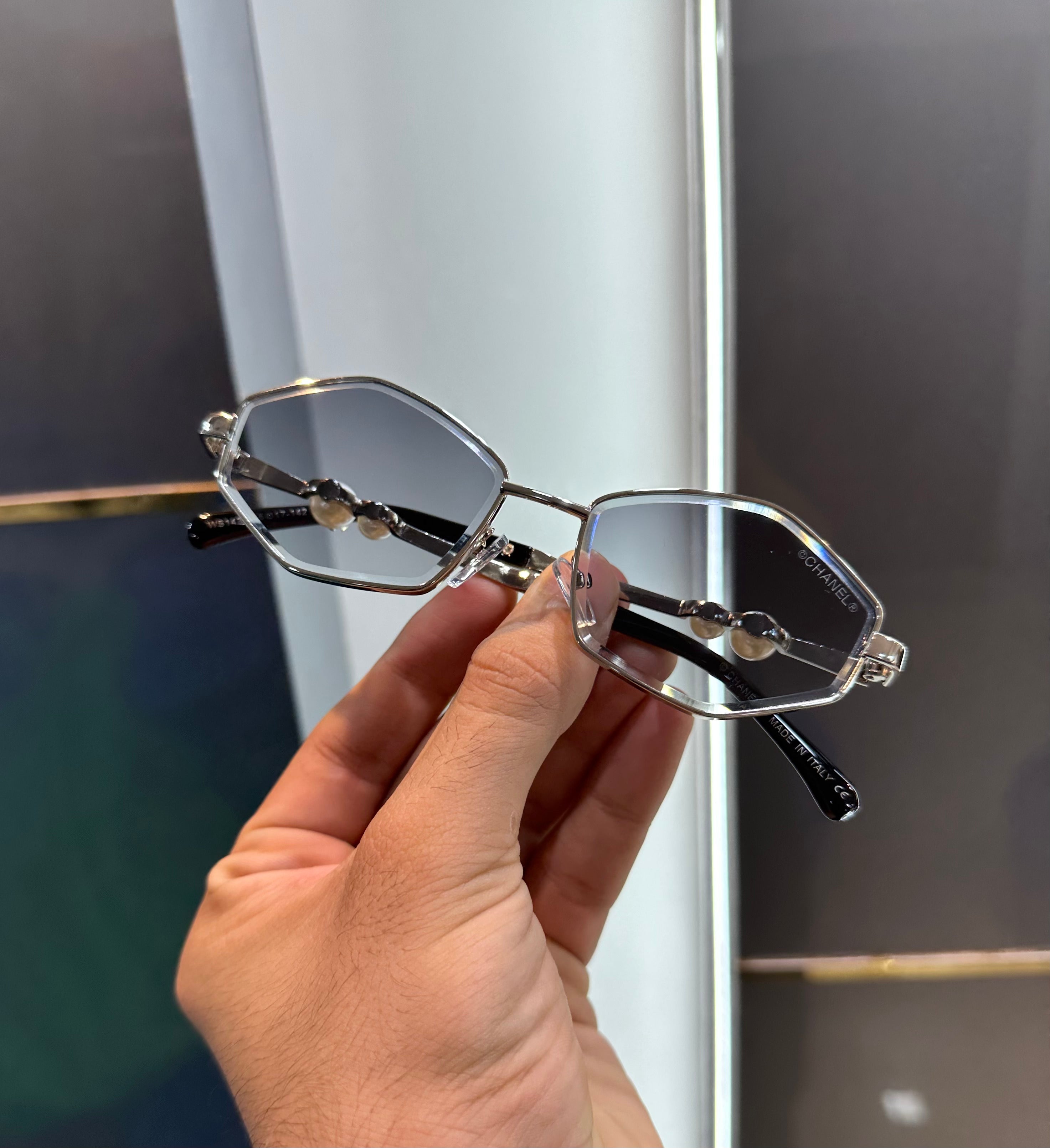 Chann e l Pearls Ultimate Luxury Shade With Original Packaging