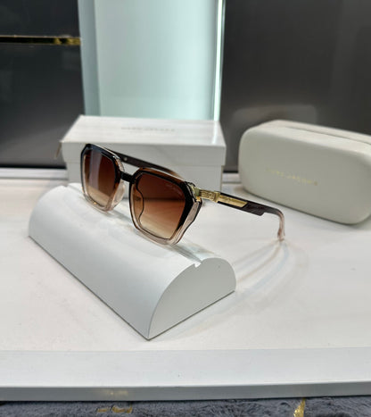 Mar c Jacob s Gold Brown 2019 Ultimate Luxury Shade With Original Packaging