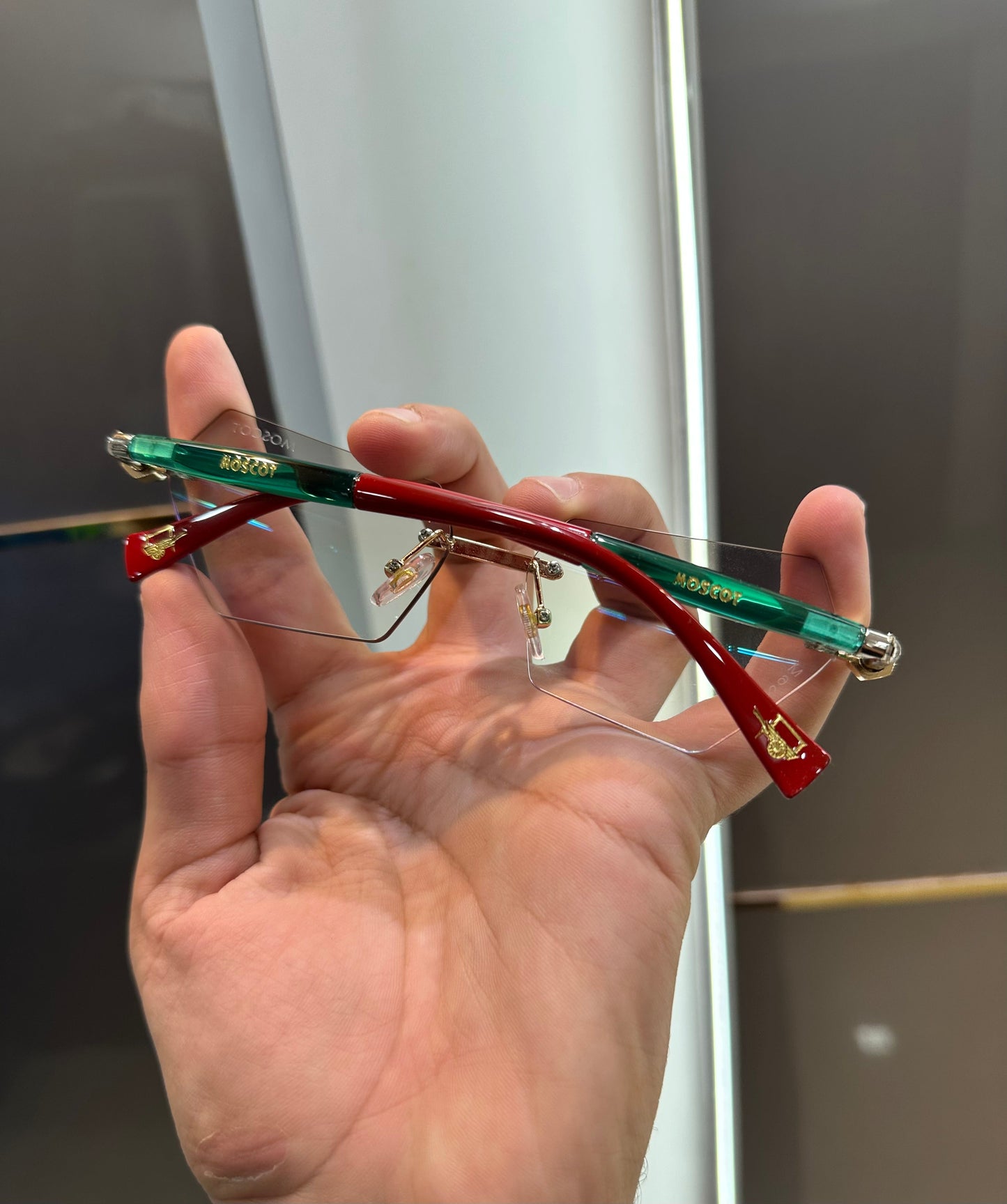 Mosco t 6242 Glass Ultimate Luxury Shade With Original Packaging