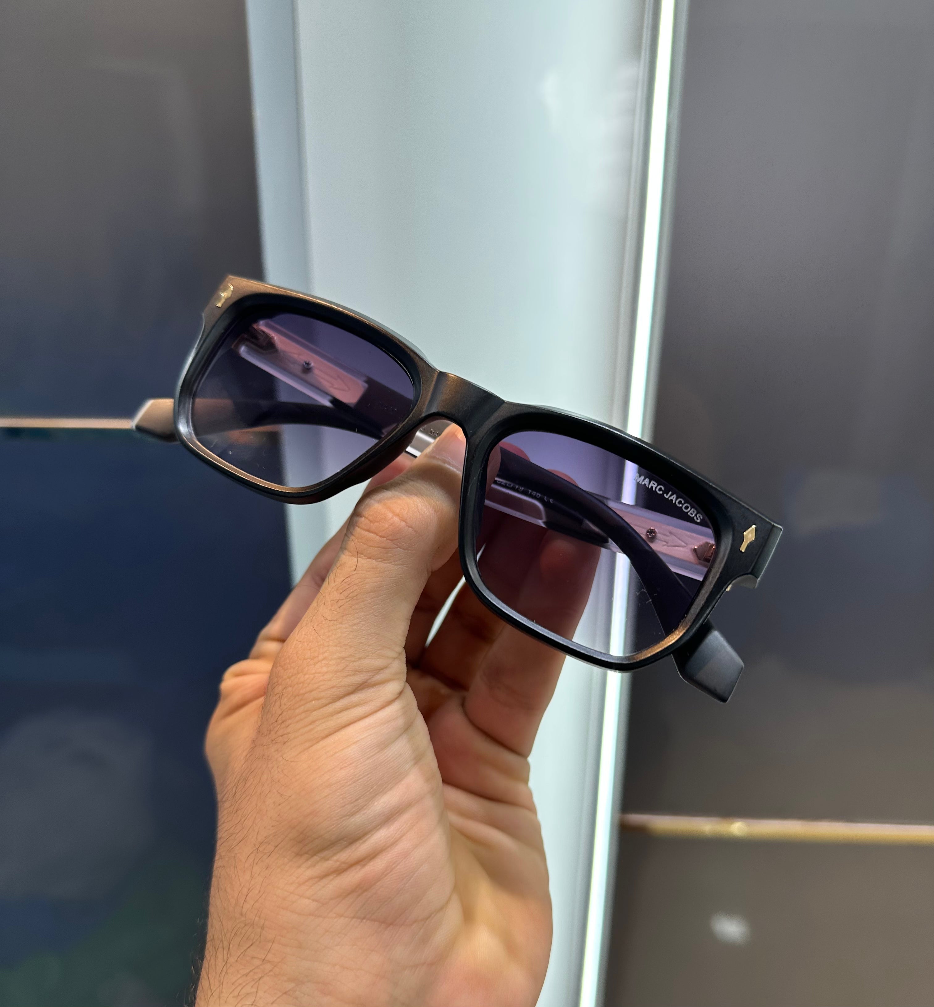 Mar c Jacob s Ultimate Luxury Shade With Original Packaging