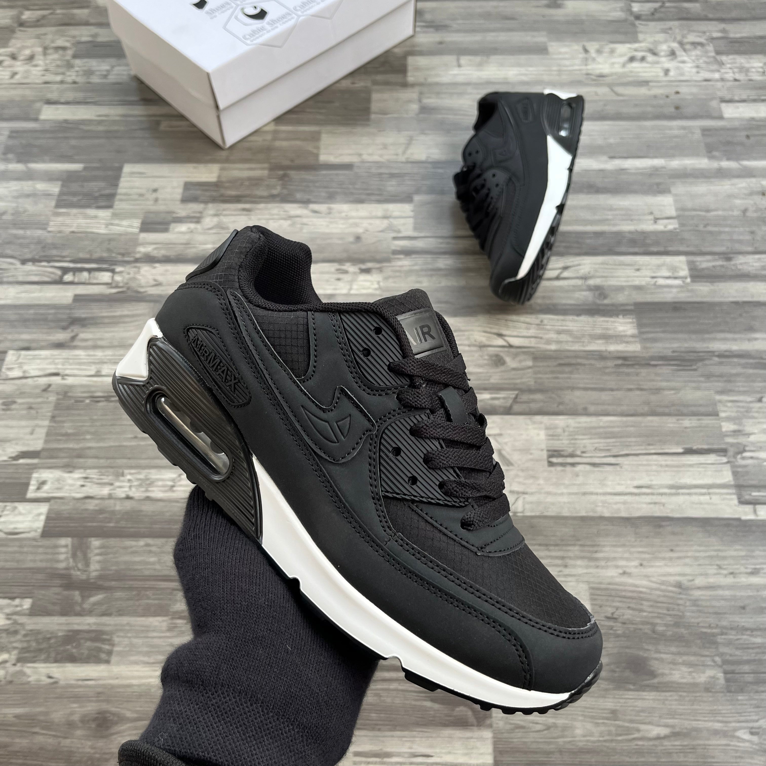 CUBICS Max Air 90 Trainers - Black